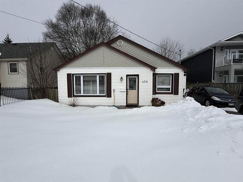 458 Algoma Street N  Thunder Bay, ON P7A 5B9