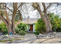 943 SHAVINGTON STREET  North Vancouver, BC V7L 1K6