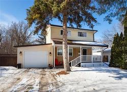 354 McIvor AVE  Winnipeg, MB R2G 0Z9