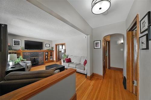 298 Woodlawn St, Winnipeg, MB 