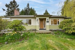 2173 Amity Dr North Saanich, BC V8L 1A9