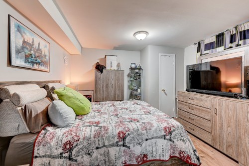 Chambre à coucher - 8 Mtée Des Bouleaux, Saint-Constant, QC - Indoor Photo Showing Bedroom