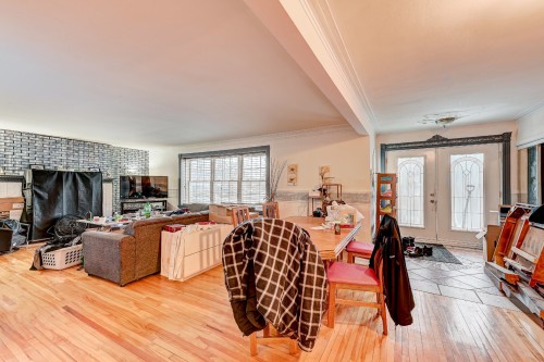 Vue d'ensemble - 8 Mtée Des Bouleaux, Saint-Constant, QC - Indoor Photo Showing Living Room