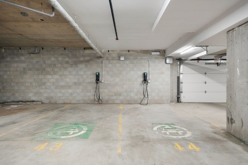 Garage - 202-645 Rue René-Lecavalier, Terrebonne (Terrebonne), QC - Indoor Photo Showing Garage