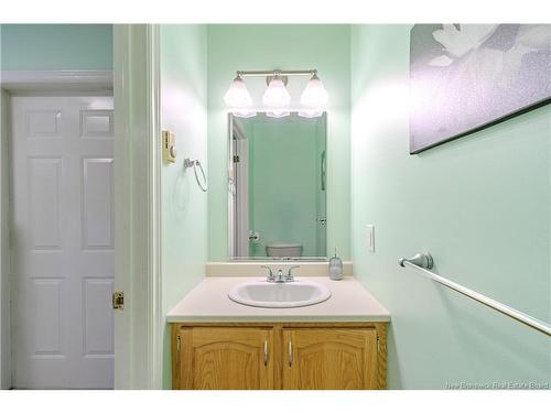 17 Christopher Dr, Burton, NB 