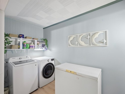 Salle de lavage - 112 Rue Du Pont, Saint-Ludger, QC - Indoor Photo Showing Laundry Room