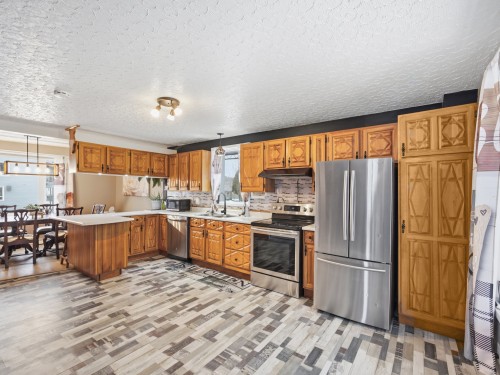 Cuisine - 112 Rue Du Pont, Saint-Ludger, QC - Indoor Photo Showing Kitchen