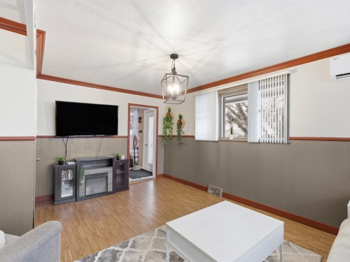 Salon - 112 Rue Du Pont, Saint-Ludger, QC - Indoor