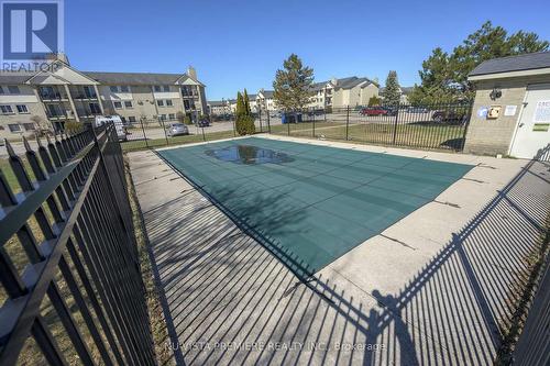 Outdoor pool - 119 - 725 Deveron Crescent, London South (South T), ON - Outdoor