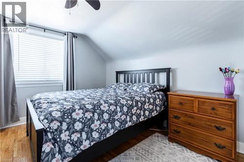 118 Julian Avenue, Hamilton, ON - Indoor Photo Showing Bedroom