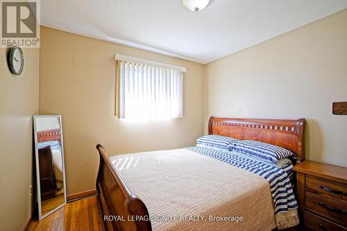 3350 Lehigh Crescent W, Mississauga, ON - Indoor Photo Showing Bedroom