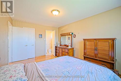 3350 Lehigh Crescent W, Mississauga, ON - Indoor Photo Showing Bedroom