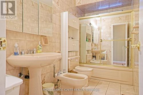3350 Lehigh Crescent W, Mississauga, ON - Indoor Photo Showing Bathroom