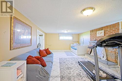 3350 Lehigh Crescent W, Mississauga, ON - Indoor