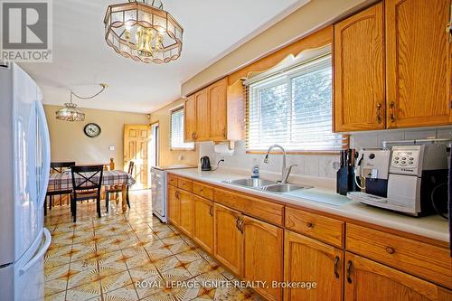 3350 Lehigh Crescent W, Mississauga, ON - Indoor Photo Showing Kitchen With Double Sink