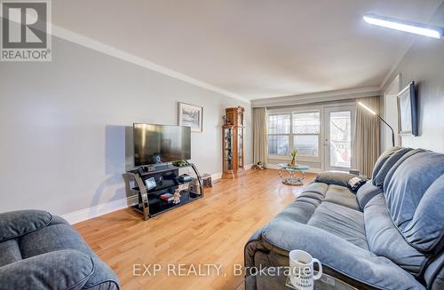 2593 Barcella Crescent, Mississauga, ON - Indoor Photo Showing Living Room