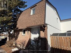 8 - 837 EASTVALE DRIVE Ottawa, ON K1J 7T5