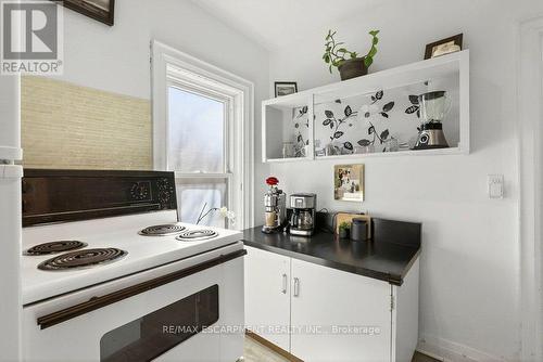49 Cheever Street, Hamilton, ON - Indoor Photo Showing Kitchen
