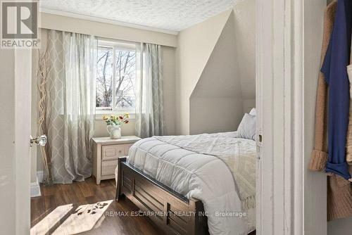 49 Cheever Street, Hamilton, ON - Indoor Photo Showing Bedroom