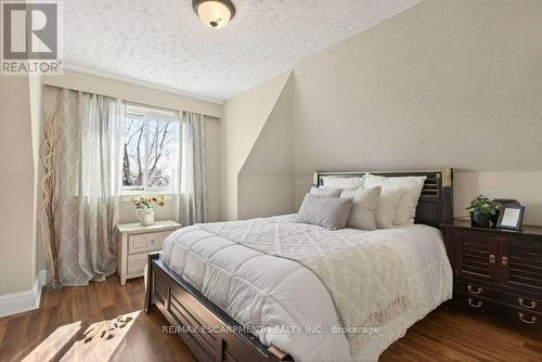 49 Cheever Street, Hamilton, ON - Indoor Photo Showing Bedroom
