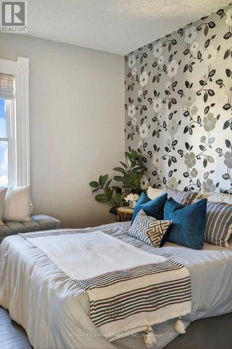 49 Cheever Street, Hamilton, ON - Indoor Photo Showing Bedroom