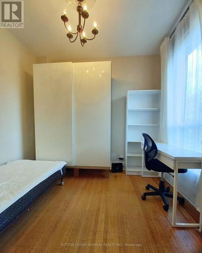 164 Wentworth Street S, Hamilton, ON - Indoor