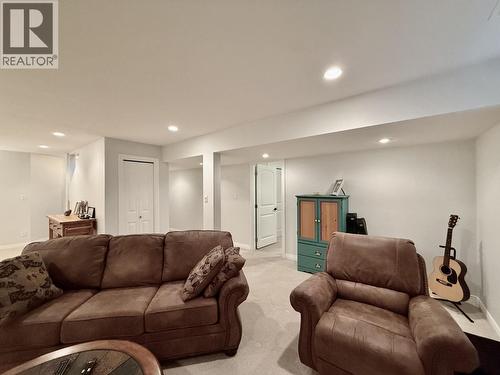 5132 Eagle Place, Terrace, BC - Indoor Photo Showing Living Room