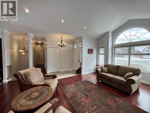 5132 Eagle Place, Terrace, BC - Indoor Photo Showing Living Room