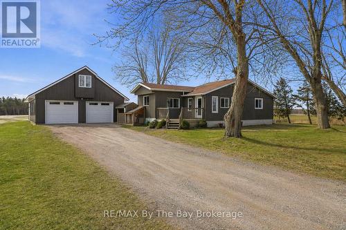 2533 FLOS 3 ROAD W  Springwater, ON L0L 2K0