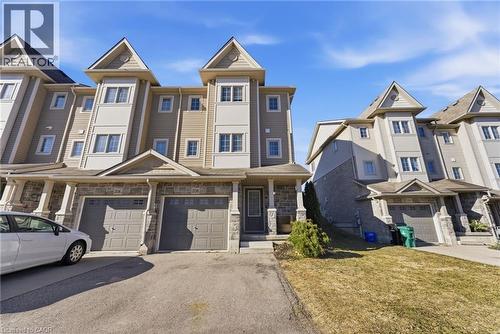 208 TEMPLEWOOD Drive  Kitchener, ON N2R 0A3