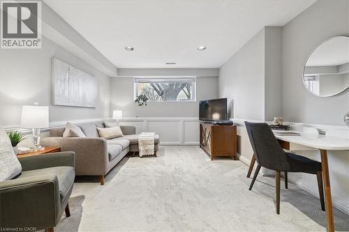 319 Erindale Drive, Burlington, ON - Indoor Photo Showing Living Room