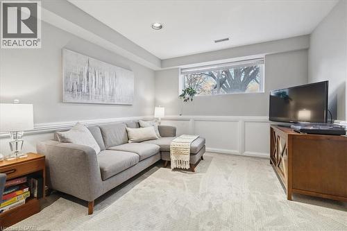 319 Erindale Drive, Burlington, ON - Indoor Photo Showing Living Room