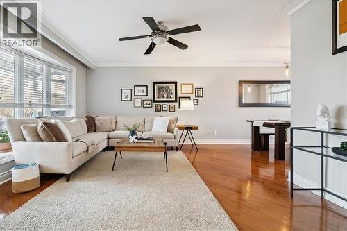 319 Erindale Drive, Burlington, ON - Indoor Photo Showing Living Room