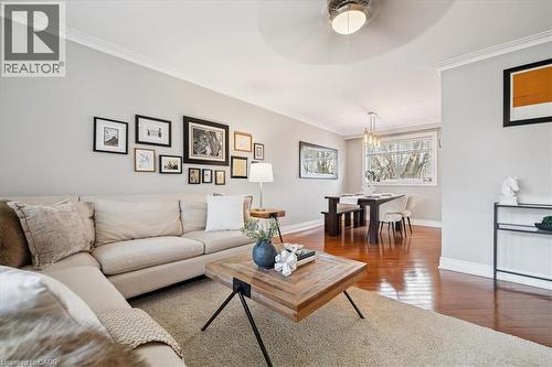 319 Erindale Drive, Burlington, ON - Indoor Photo Showing Living Room