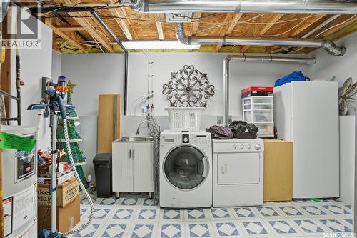 1002 Pezer Crescent, Saskatoon, SK - Indoor Photo Showing Laundry Room