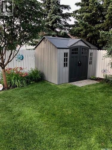 1002 Pezer Crescent, Saskatoon, SK - Outdoor