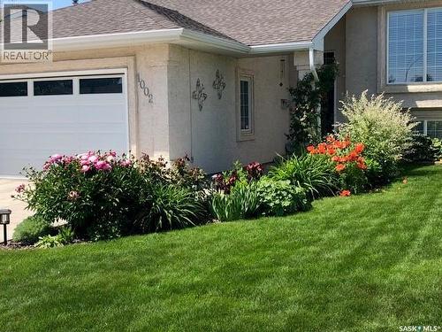 1002 Pezer Crescent, Saskatoon, SK - Outdoor