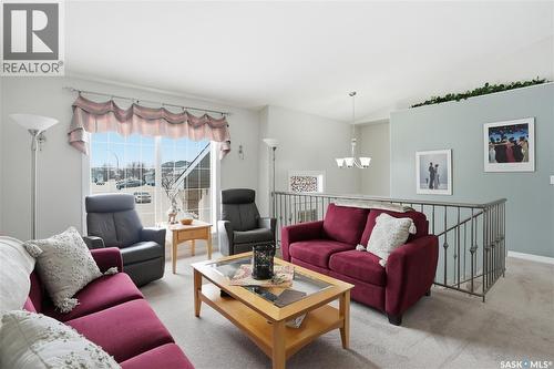 1002 Pezer Crescent, Saskatoon, SK - Indoor Photo Showing Living Room