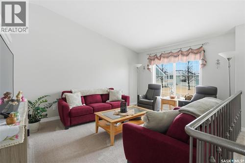 1002 Pezer Crescent, Saskatoon, SK - Indoor Photo Showing Living Room