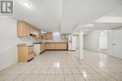 1031 Blueheron Boulevard, Mississauga, ON - Indoor Photo Showing Kitchen