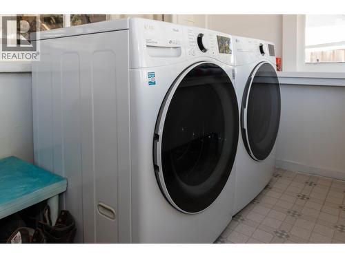 3883 3Rd Avenue, Smithers, BC - Indoor Photo Showing Laundry Room
