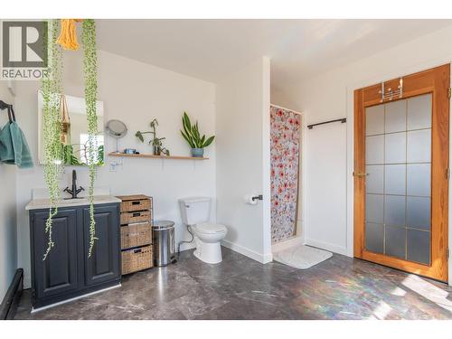 3883 3Rd Avenue, Smithers, BC - Indoor Photo Showing Bathroom