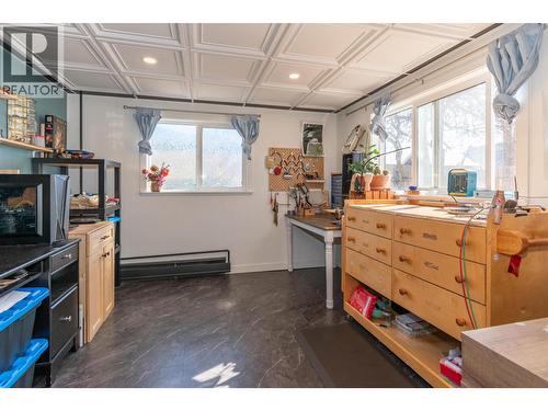 3883 3Rd Avenue, Smithers, BC - Indoor