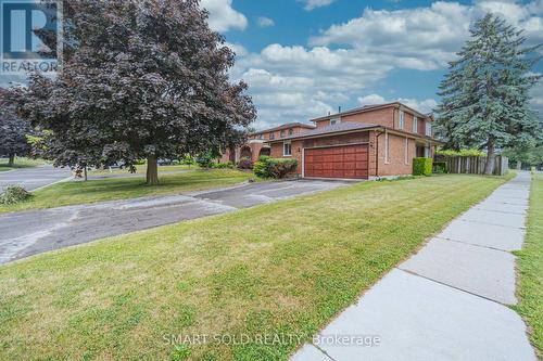 217 WAVERLY STREET N  Oshawa, ON L1J 7C7