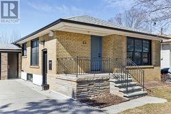 64 HART AVENUE Toronto, ON M1K 3H4