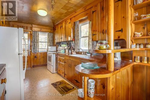 750 Tiny Beaches Road S, Tiny, ON - Indoor Photo Showing Kitchen