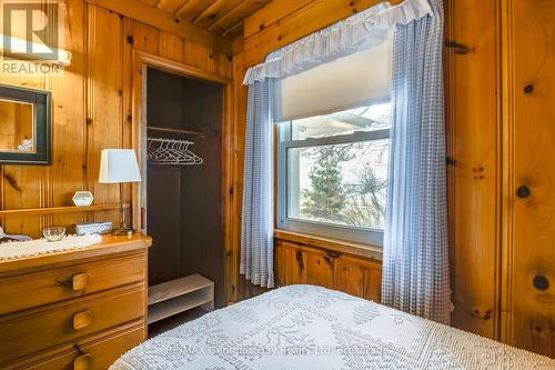 750 Tiny Beaches Road S, Tiny, ON - Indoor Photo Showing Bedroom