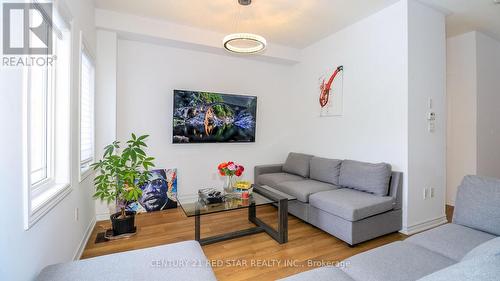 32 Milson Crescent, Essa, ON - Indoor Photo Showing Other Room