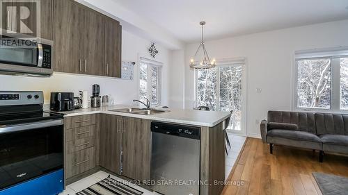 32 Milson Crescent, Essa, ON - Indoor Photo Showing Kitchen