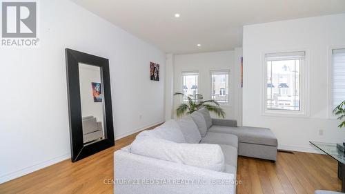 32 Milson Crescent, Essa, ON - Indoor Photo Showing Other Room
